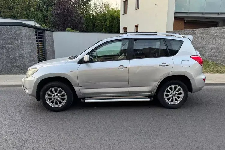 Toyota RAV4 zdjęcie 8