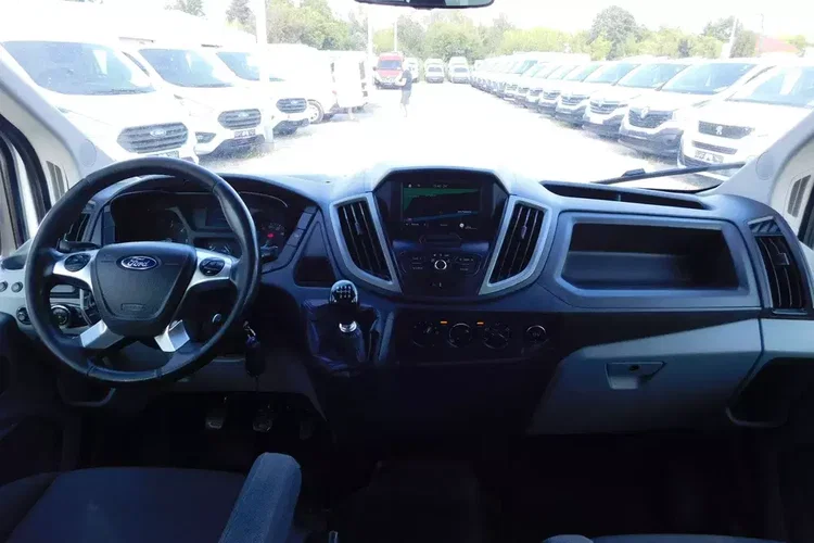 Ford Transit zdjęcie 4