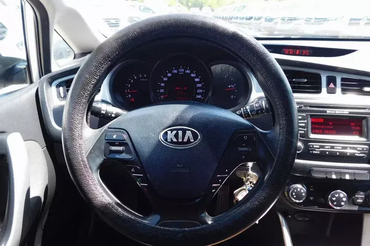 Kia Ceed zdjęcie 13