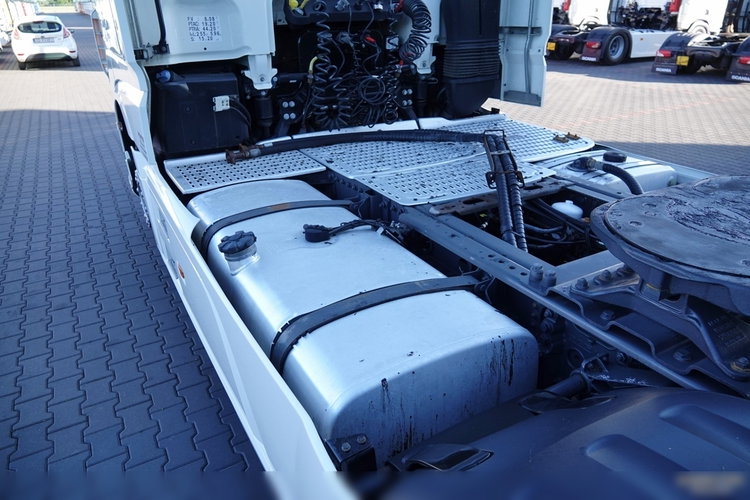 DAF XF 530 / HYDRAULIKA / RETARDER / KLIMA POSTOJOWA / SPACE CAB / SPROWADZONY / PO KONTRAKCIE SERWISOWYM zdjęcie 14