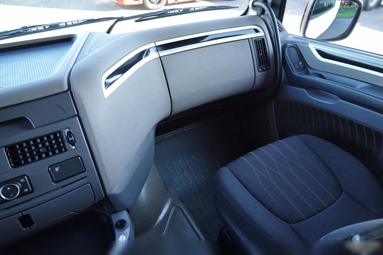 DAF XF 530 / HYDRAULIKA / RETARDER / KLIMA POSTOJOWA / SPACE CAB / SPROWADZONY / PO KONTRAKCIE SERWISOWYM zdjęcie 33