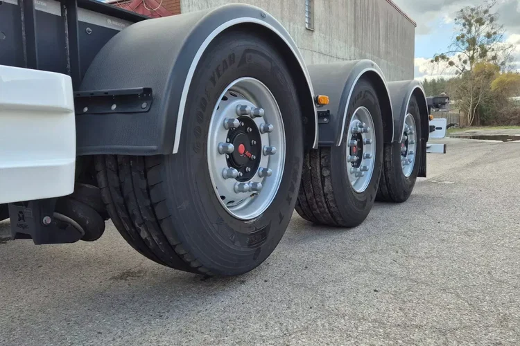 Wielton Podkontenerowa zdjęcie 16