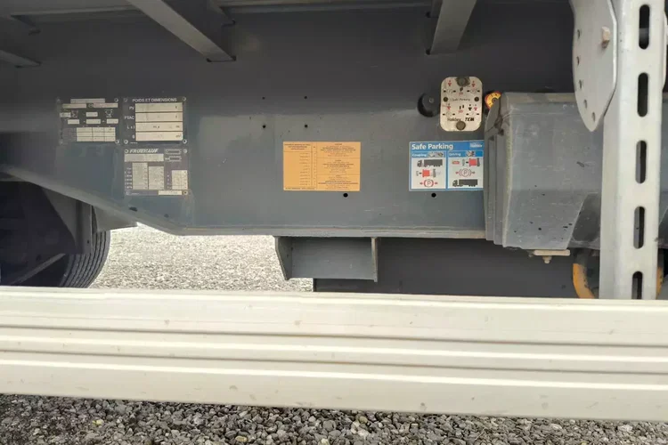 Fruehauf TANDEM / FIRANKA / OSIE SAF / DACH ZSUWANY PODNOSZONY / zdjęcie 5