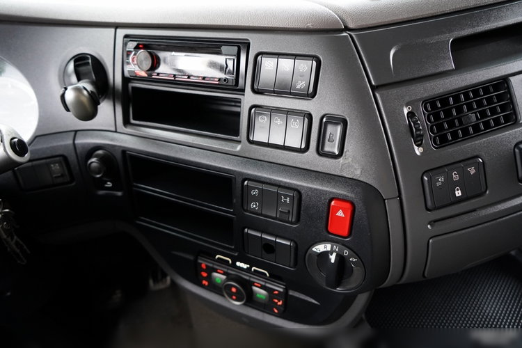 DAF XF 480 / KLIMA POSTOJOWA / ALUFELGI / SSC / SPROWADZONY / PO KONTRAKCIE SERWISOWYM zdjęcie 31