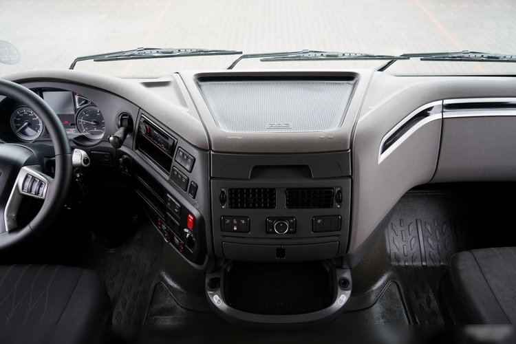 DAF XF 480 / KLIMA POSTOJOWA / ALUFELGI / SSC / SPROWADZONY / PO KONTRAKCIE SERWISOWYM zdjęcie 32