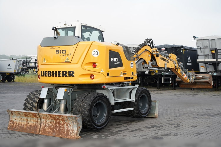 Liebherr 910 COMPACT LITRONIC  / KOPARKA KOŁOWA / KLIMATYZACJA / KAMERA  / 2020 ROK / PO KONTRAKCIE SERWISOWYM  zdjęcie 9