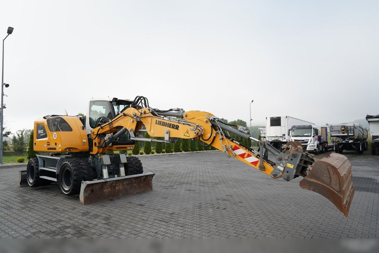 Liebherr 910 COMPACT LITRONIC  / KOPARKA KOŁOWA / KLIMATYZACJA / KAMERA  / 2020 ROK / PO KONTRAKCIE SERWISOWYM  zdjęcie 10