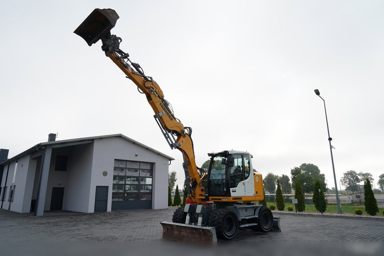 Liebherr 910 COMPACT LITRONIC  / KOPARKA KOŁOWA / KLIMATYZACJA / KAMERA  / 2020 ROK / PO KONTRAKCIE SERWISOWYM  zdjęcie 11