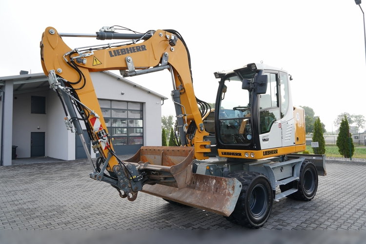 Liebherr 910 COMPACT LITRONIC  / KOPARKA KOŁOWA / KLIMATYZACJA / KAMERA  / 2020 ROK / PO KONTRAKCIE SERWISOWYM  zdjęcie 13