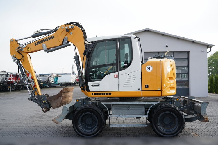 Liebherr 910 COMPACT LITRONIC  / KOPARKA KOŁOWA / KLIMATYZACJA / KAMERA  / 2020 ROK / PO KONTRAKCIE SERWISOWYM  zdjęcie 14