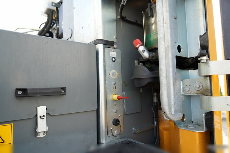 Liebherr 910 COMPACT LITRONIC  / KOPARKA KOŁOWA / KLIMATYZACJA / KAMERA  / 2020 ROK / PO KONTRAKCIE SERWISOWYM  zdjęcie 38