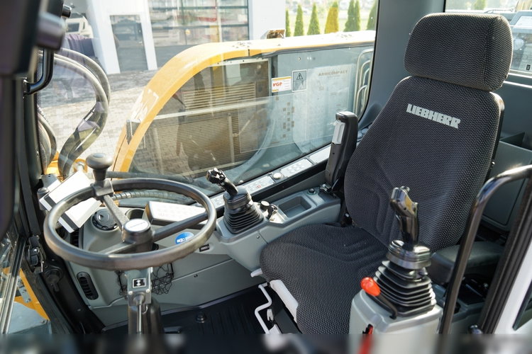 Liebherr 910 COMPACT LITRONIC  / KOPARKA KOŁOWA / KLIMATYZACJA / KAMERA  / 2020 ROK / PO KONTRAKCIE SERWISOWYM  zdjęcie 52