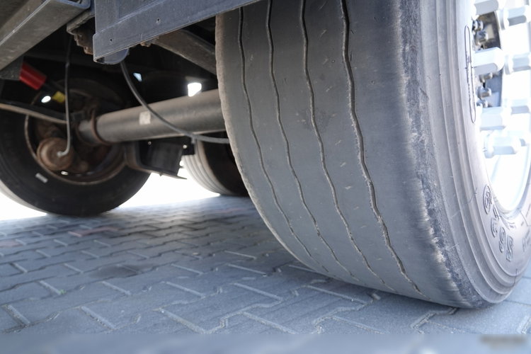 Schmitz -CARGOBULL / FIRANKA / VARIOS / 385/55 R22, 5 / DACH PODNOSZONY zdjęcie 21