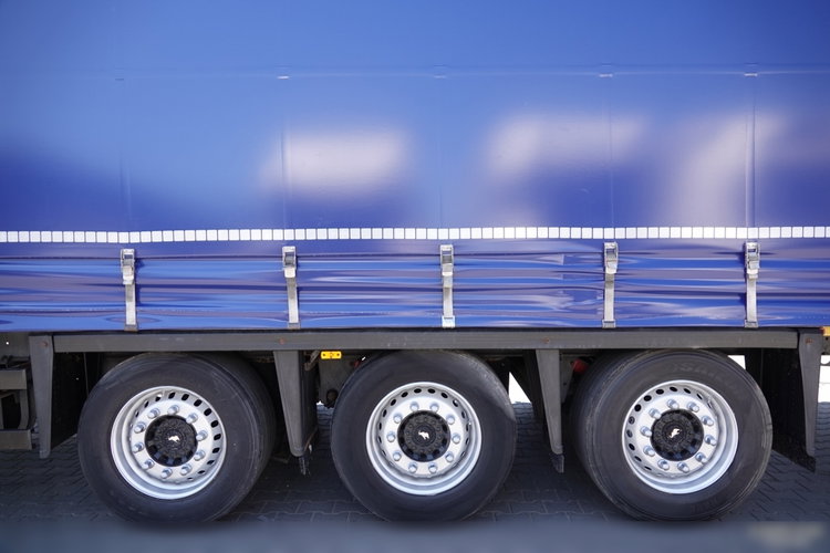 Schmitz -CARGOBULL / FIRANKA / VARIOS / 385/55 R22, 5 / DACH PODNOSZONY zdjęcie 24