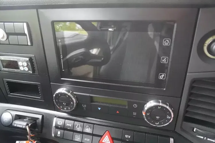 Mercedes Actros 1824 / Chłodnia 22 EPAL / Carrier Supra 950 / kab. sypialna zdjęcie 19