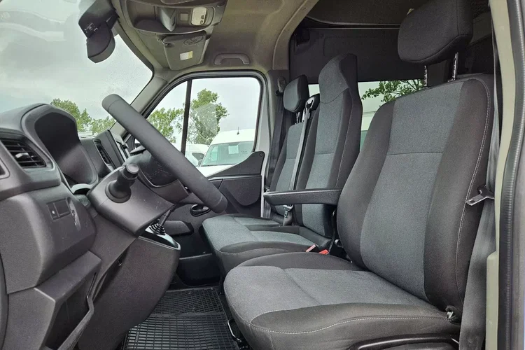 Renault Master L2H2 89999zł Netto Brygadówka 7 osób 2.3 dCi/150KM zdjęcie 18