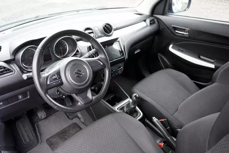Suzuki swift zdjęcie 9