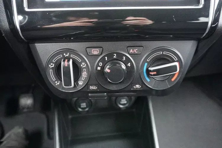 Suzuki swift zdjęcie 22