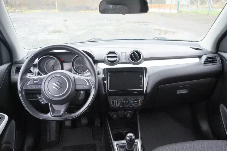 Suzuki swift zdjęcie 8