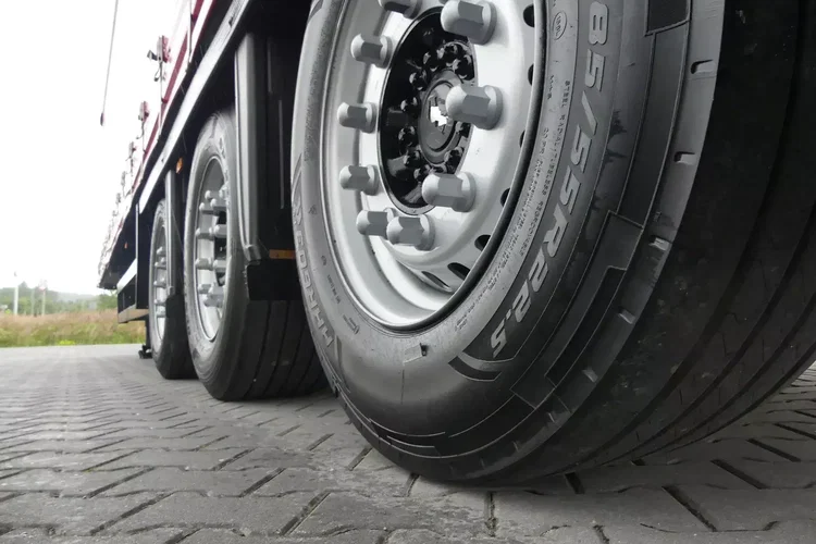 Schmitz FIRANKA / VARIOS / IDEALNY STAN / OŚ PODNOSZONA / zdjęcie 18