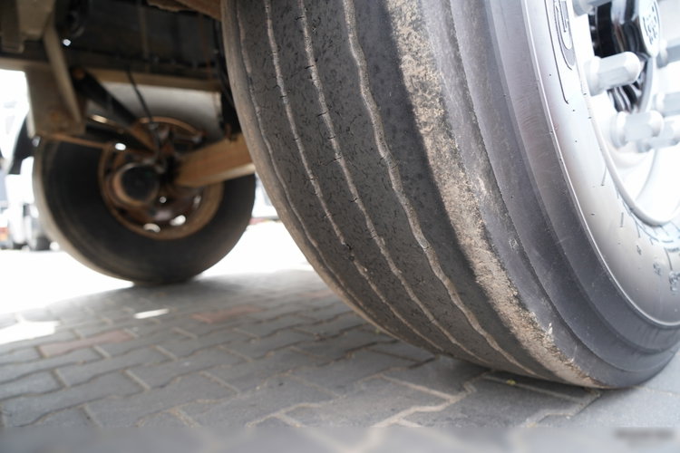 ZASŁAW WYWROTKA 26 m3 / STALOWA / HP / OŚ PODNOSZONA / RYNNA / 2017 zdjęcie 17