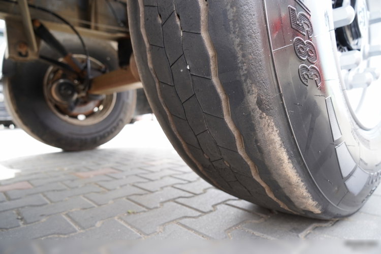 ZASŁAW WYWROTKA 26 m3 / STALOWA / HP / OŚ PODNOSZONA / RYNNA / 2017 zdjęcie 18