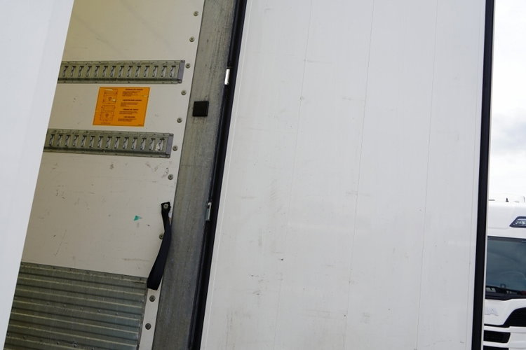 Fruehauf / KONTENER / KOFFER / OSIE SAF / 2 OSIE   / MOCNA PODŁOGA: SZYNA DESKA zdjęcie 14