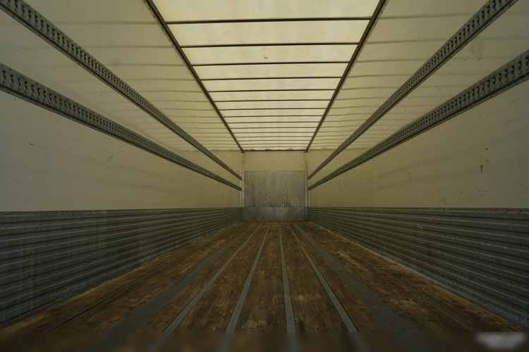 Fruehauf / KONTENER / KOFFER / OSIE SAF / 2 OSIE   / MOCNA PODŁOGA: SZYNA DESKA zdjęcie 15