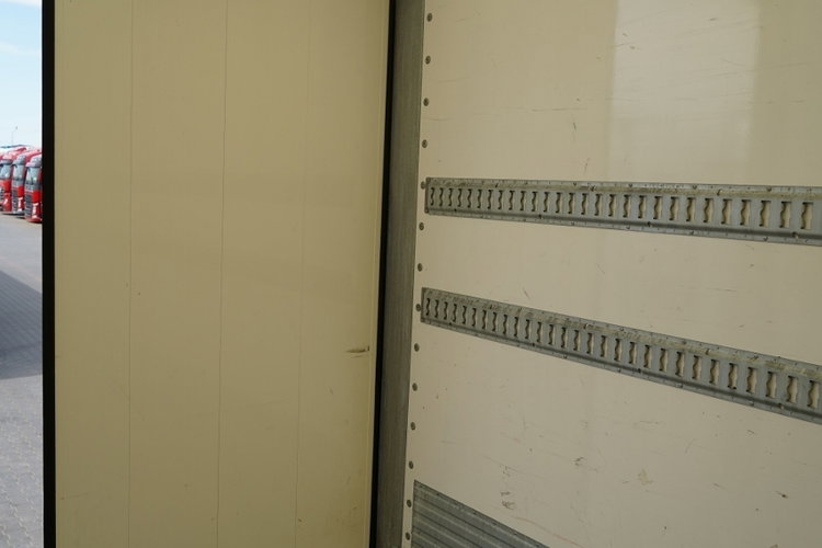 Fruehauf / KONTENER / KOFFER / OSIE SAF / 2 OSIE   / MOCNA PODŁOGA: SZYNA DESKA zdjęcie 20