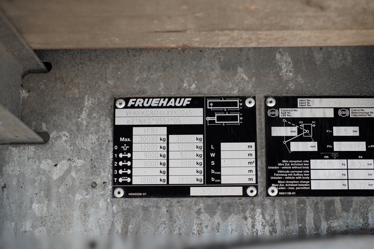 Fruehauf / KONTENER / KOFFER / OSIE SAF / 2 OSIE   / MOCNA PODŁOGA: SZYNA DESKA zdjęcie 24