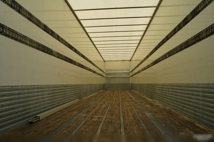 Fruehauf / KONTENER / KOFFER / 2 OSIE / SAF / 2020 ROK / BARDZO MOCNA PODŁOGA: SZYNA-DESKA  zdjęcie 15