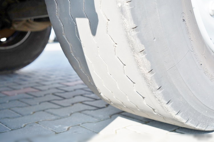 Fruehauf / KONTENER / KOFFER / ROLETA / PODŁOGA BARDZO MOCNA : SZYNA-DESKA  zdjęcie 17