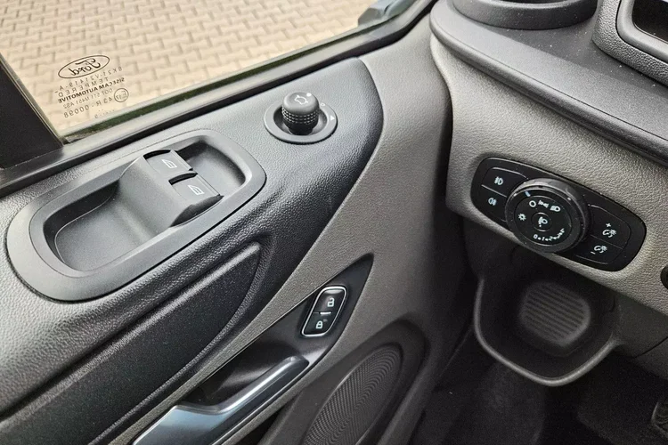Ford transit-custom L2H1 59900zł NETTO 2.0TdCi/170KM zdjęcie 19