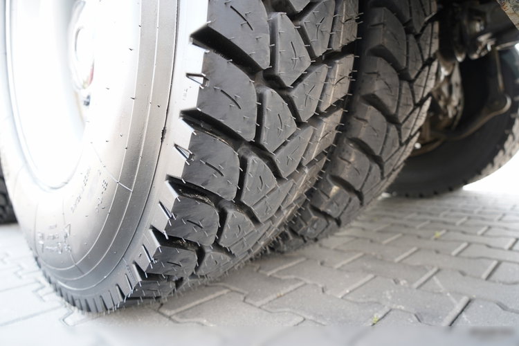 MAN TGS 41.460 / 8x4 / WYWROTKA / 2 STRONNA / BORDMATIC / HYDROBURTA / MEILLER KIPER /  / OPONY 100% / EURO 6 / 2017 R / SPROWADZONA  zdjęcie 29