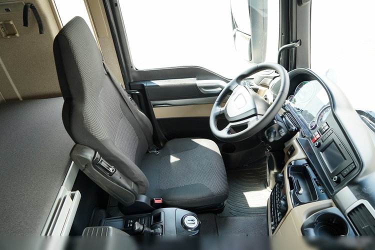 MAN TGS 41.460 / 8x4 / WYWROTKA / 2 STRONNA / BORDMATIC / HYDROBURTA / MEILLER KIPER /  / OPONY 100% / EURO 6 / 2017 R / SPROWADZONA  zdjęcie 37