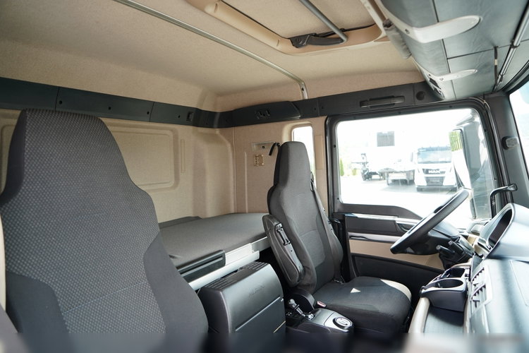 MAN TGS 41.460 / 8x4 / WYWROTKA / 2 STRONNA / BORDMATIC / HYDROBURTA / MEILLER KIPER /  / OPONY 100% / EURO 6 / 2017 R / SPROWADZONA  zdjęcie 46