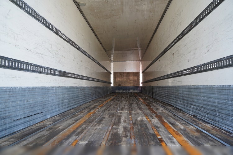 Fruehauf /  IZOTERMA / KONTENER / KOFFER /  BARDZO MOCNA PODŁOGA : SZYNA-DESKA  zdjęcie 13