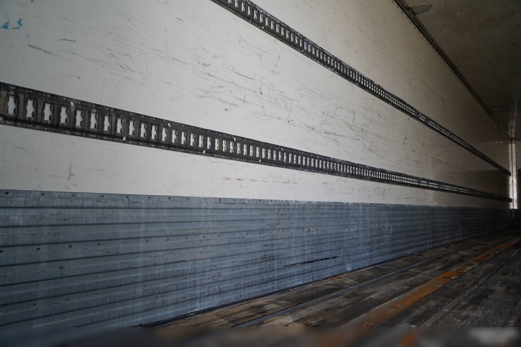 Fruehauf /  IZOTERMA / KONTENER / KOFFER /  BARDZO MOCNA PODŁOGA : SZYNA-DESKA  zdjęcie 14