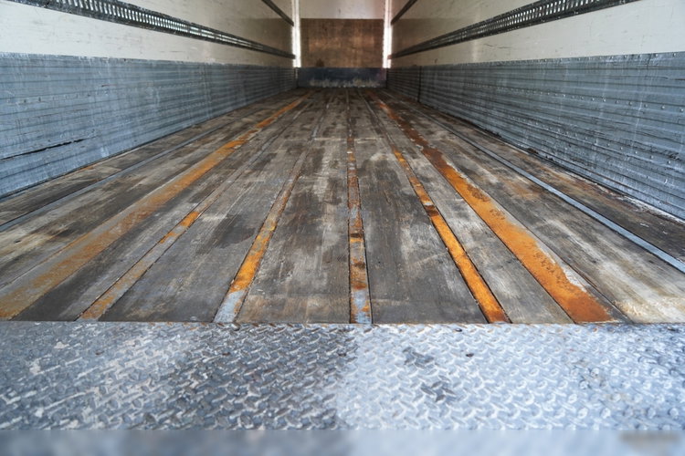 Fruehauf /  IZOTERMA / KONTENER / KOFFER /  BARDZO MOCNA PODŁOGA : SZYNA-DESKA  zdjęcie 17