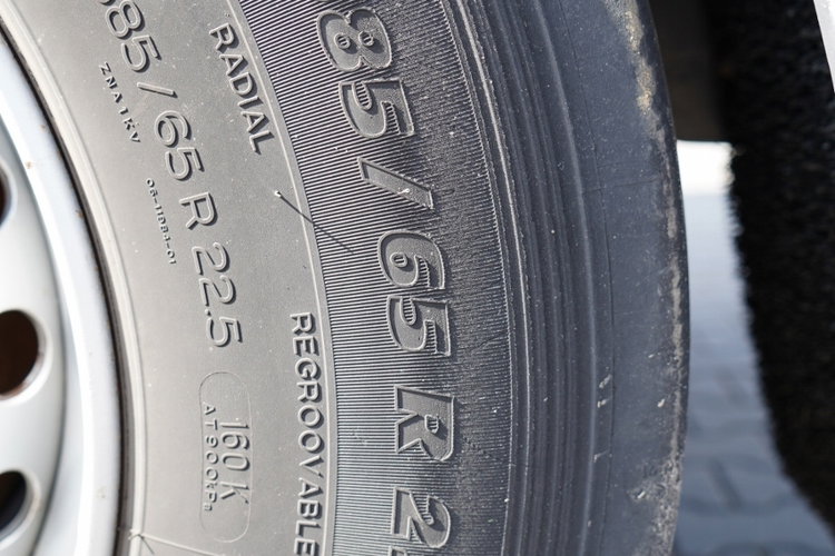 Fruehauf /  IZOTERMA / KONTENER / KOFFER /  BARDZO MOCNA PODŁOGA : SZYNA-DESKA  zdjęcie 23