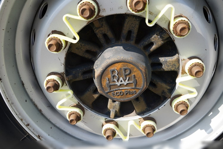 Fruehauf /  IZOTERMA / KONTENER / KOFFER /  BARDZO MOCNA PODŁOGA : SZYNA-DESKA  zdjęcie 24