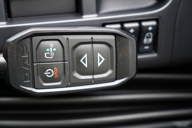 DAF XF 480 / SPACE CAB / KLIMA POSTOJOWA / SPROWADZONY / PO KONTRAKCIE SERWISOWYM zdjęcie 24