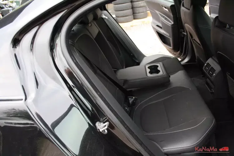 Jaguar xe zdjęcie 15