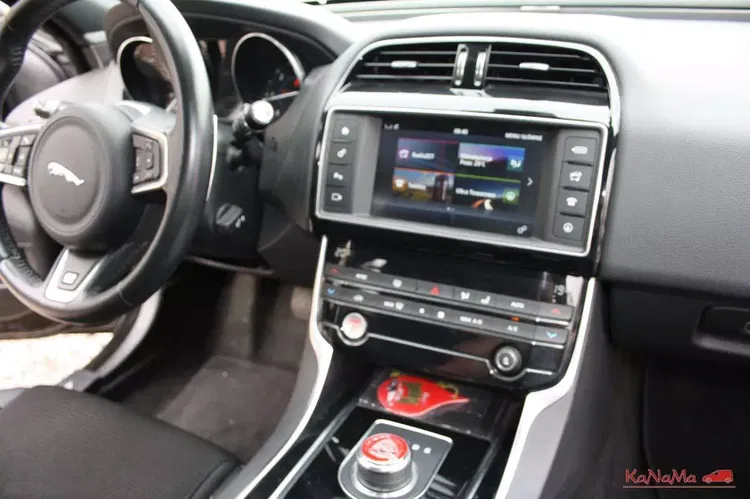 Jaguar xe zdjęcie 18