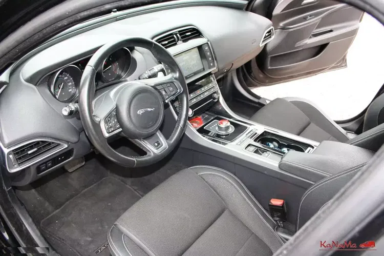 Jaguar xe zdjęcie 23