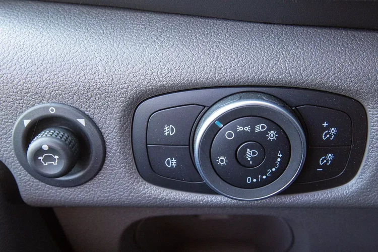 Ford Transit 170KM L4H3 Furgon TREND BUSINESS zdjęcie 31