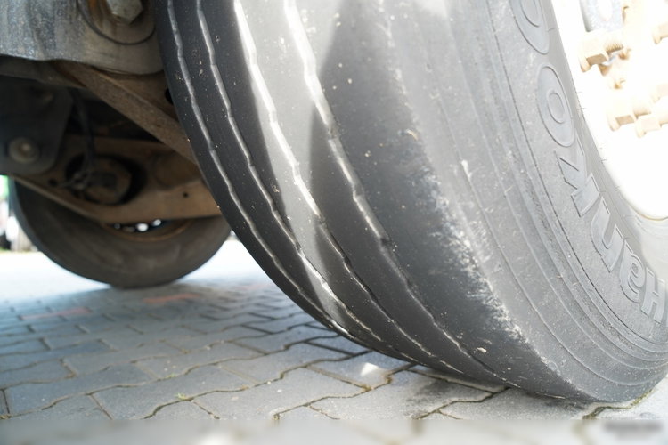 Fruehauf / KONTENER / KOFFER / OSIE SAF / 2 OSIE / ROLETA / MOCNA PODŁOGA: SZYNA DESKA zdjęcie 16