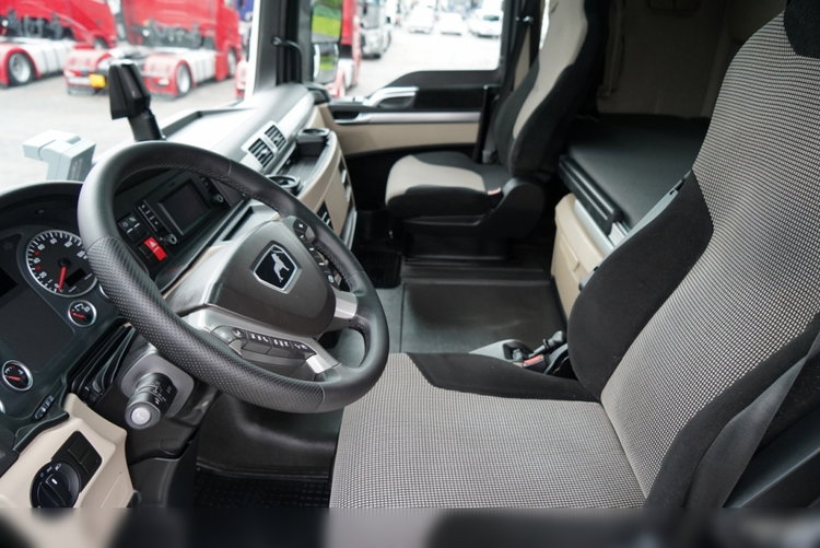 MAN TGX 18.470 / LOW DECK / MEGA / XXL / REGULOWANE SIODŁO / 2020 ROK / NAVI / SPROWADZONY / PO KONTRAKCIE SERWISOWYM zdjęcie 23