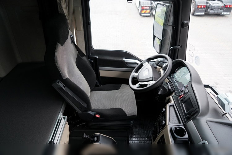 MAN TGX 18.470 / LOW DECK / MEGA / XXL / REGULOWANE SIODŁO / 2020 ROK / NAVI / SPROWADZONY / PO KONTRAKCIE SERWISOWYM zdjęcie 26