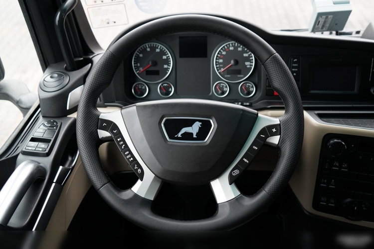 MAN TGX 18.470 / LOW DECK / MEGA / XXL / REGULOWANE SIODŁO / 2020 ROK / NAVI / SPROWADZONY / PO KONTRAKCIE SERWISOWYM zdjęcie 27